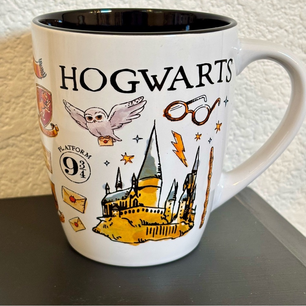 Harry Potter Hogwarts Silver Buffalo Coffee Tea Movie Mug Cup 25 Oz‎ NEW
